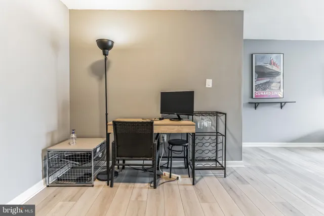 $1,900 | 4600 South Four Mile Run Drive, Arlington, VA 22204