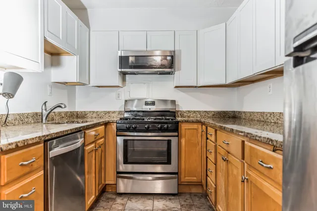 $1,900 | 4600 South Four Mile Run Drive, Arlington, VA 22204