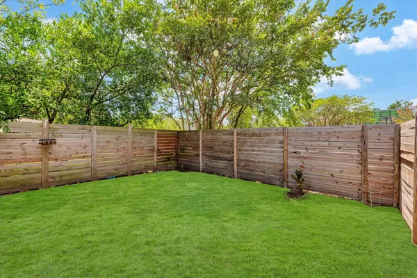 $2,695 | 3914 Ella Boulevard, Houston, TX 77018