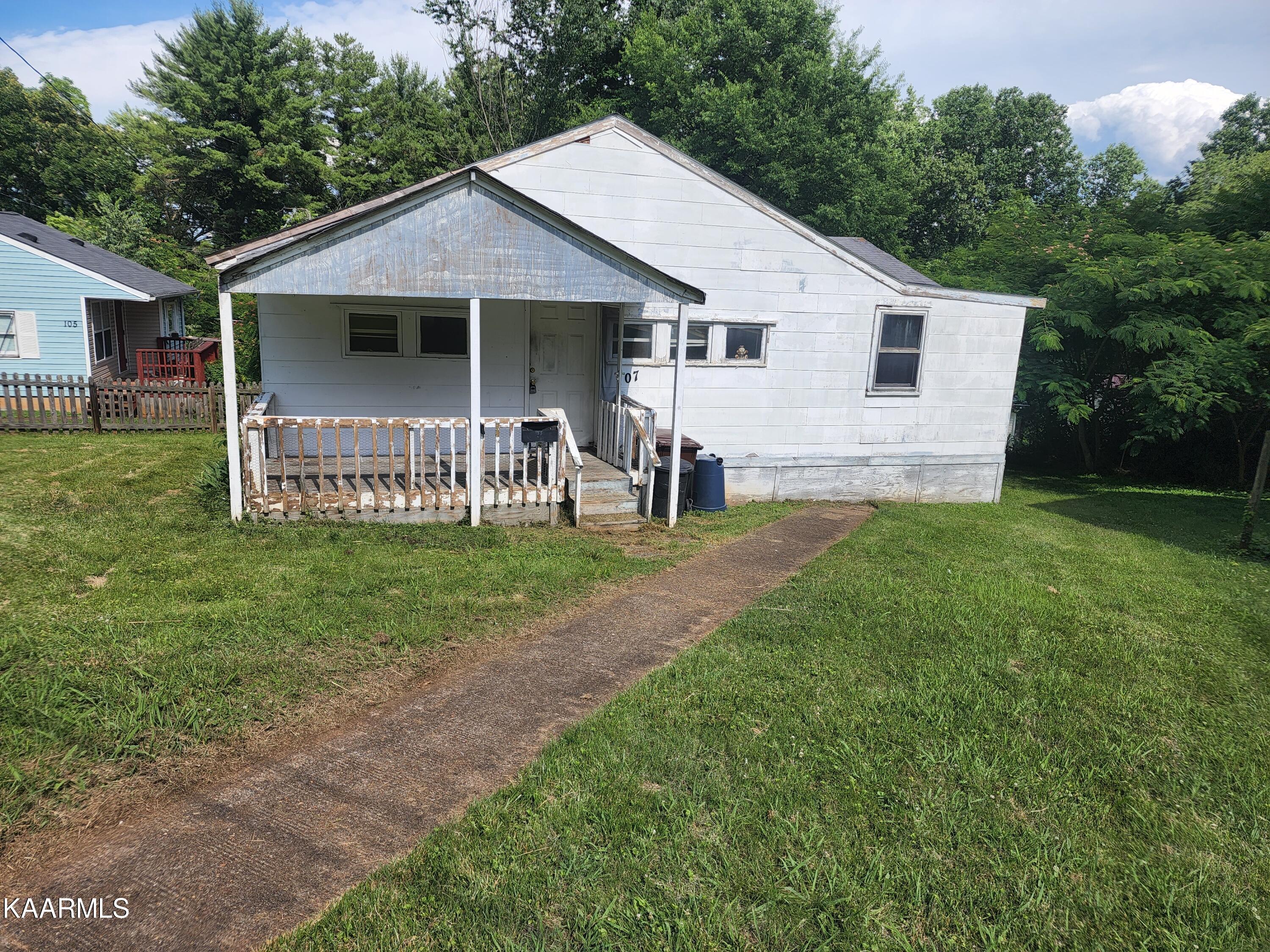 107 Wainwright Road Oak Ridge, TN 37830 - Photo 1 of 7 107 Wainwright Rd