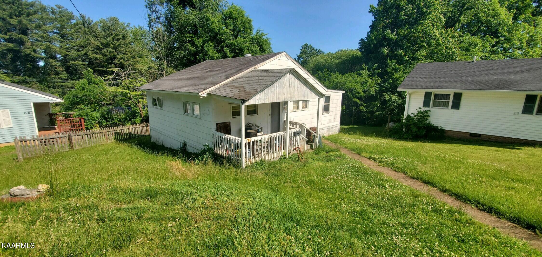 107 Wainwright Road Oak Ridge, TN 37830 - Photo 2 of 7 107 Wainwright Rd