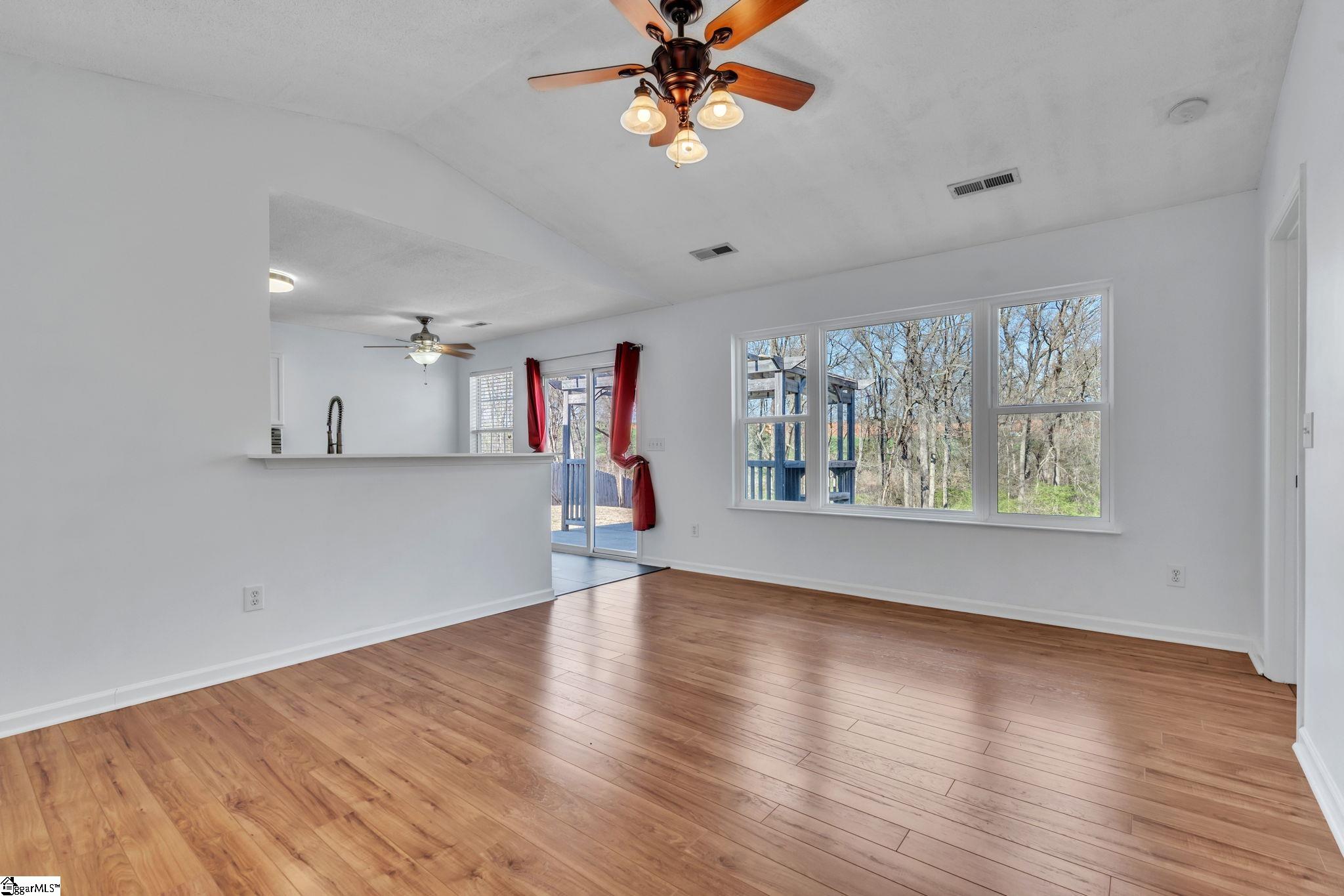 44 Reedy River Way Greenville, SC 29605 - Photo 4 of 32 Gallery Image 4