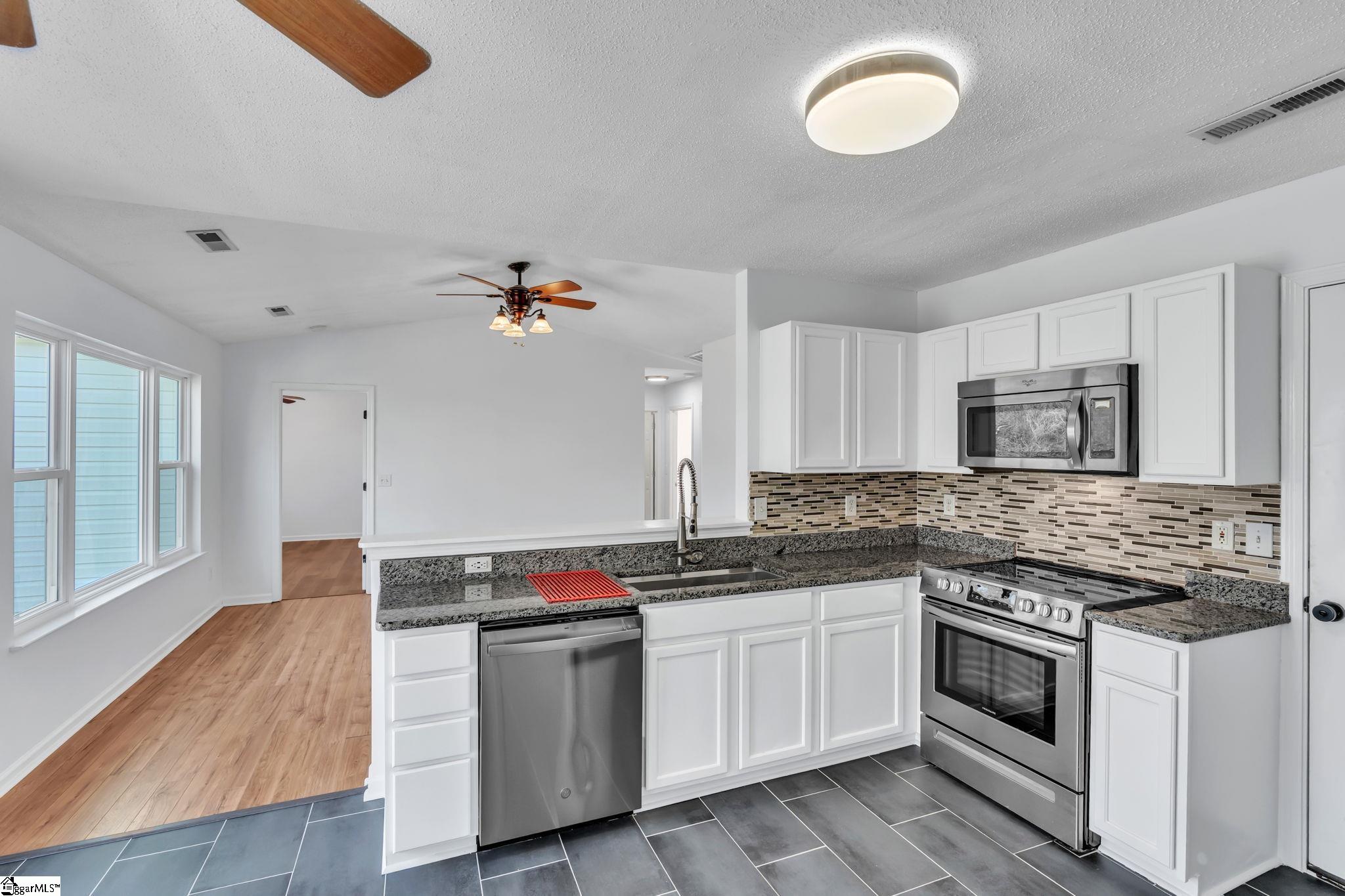 44 Reedy River Way Greenville, SC 29605 - Photo 7 of 32 Gallery Image 7