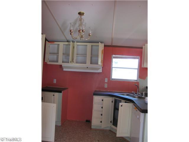 159 Howell Road Pilot Mountain, NC 27041 - Photo 6 of 15 Kitchen.