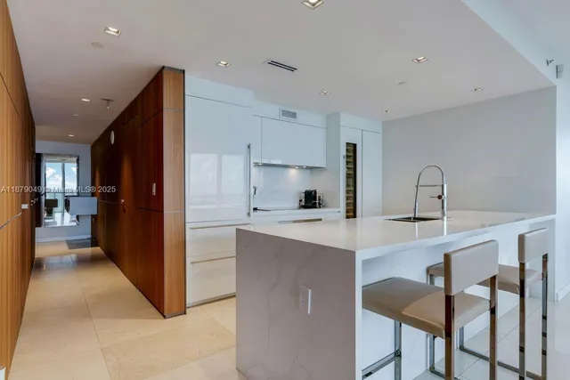 $2,600,000 | 465 Brickell Avenue, Unit 4801, Miami, FL 33131