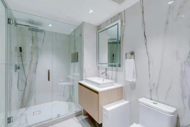 $2,600,000 | 465 Brickell Avenue, Unit 4801, Miami, FL 33131