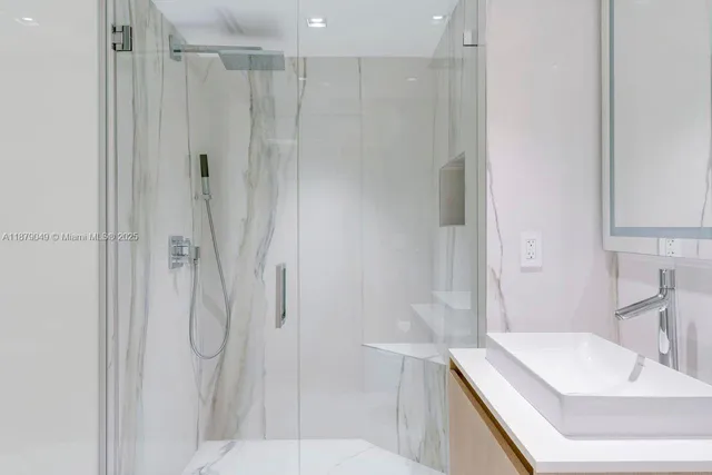 $2,600,000 | 465 Brickell Avenue, Unit 4801, Miami, FL 33131