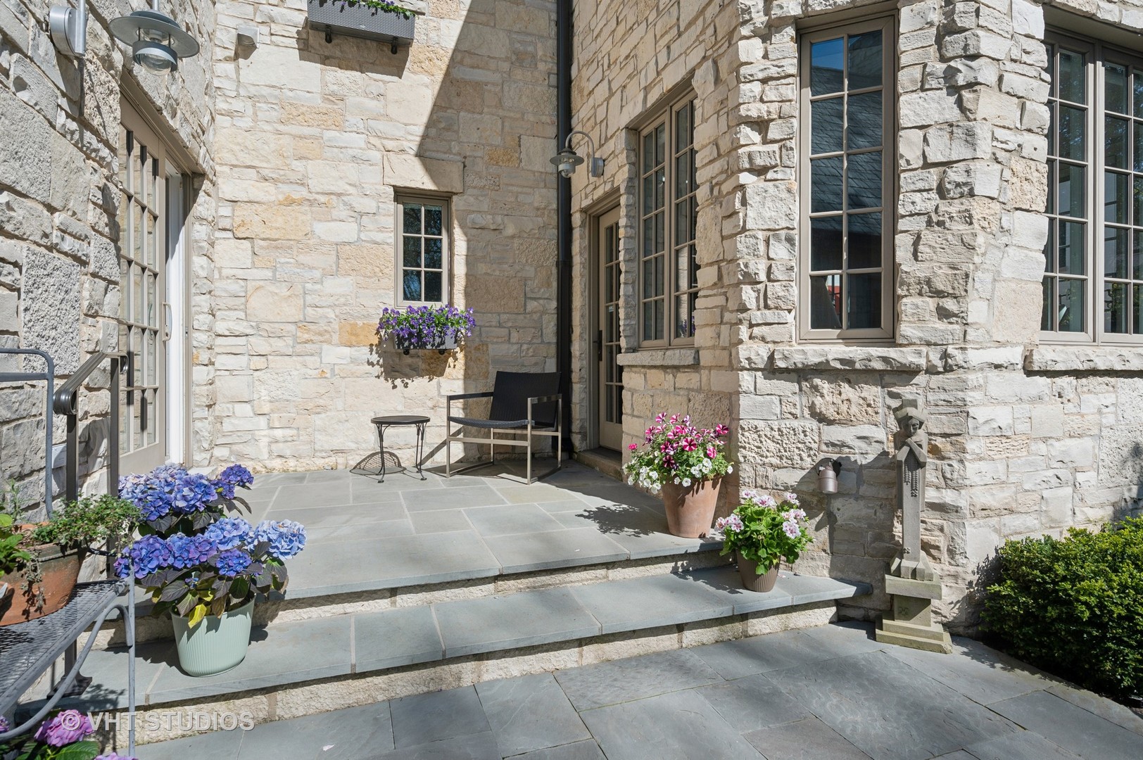 474 Sheridan Road Winnetka, IL 60093 - Photo 27 of 36 a front view of a multi story residential apartment building with yard