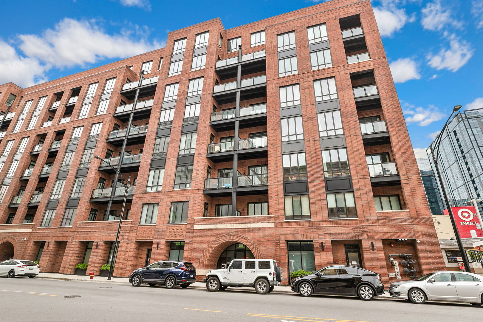 323 South Racine Avenue, Unit 6C Chicago, IL 60607 - Photo 1 of 41 Gallery Image 1