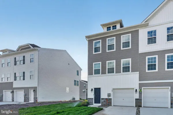 $3,100 | 120 Essex Drive, Sicklerville, NJ 08081