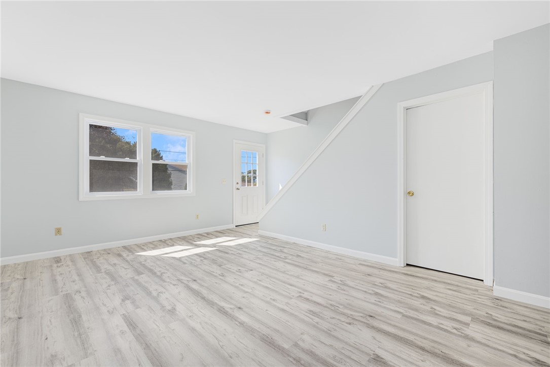 42 Meadowview Terrace Westerly, RI 02891 - Photo 15 of 41