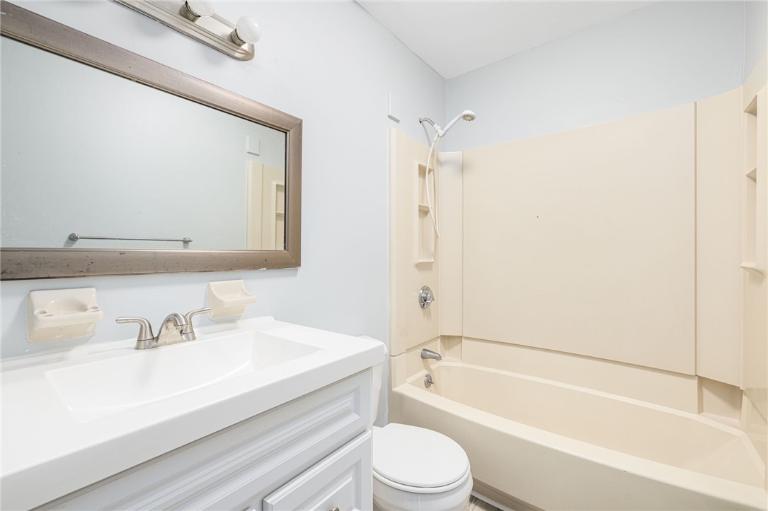 42 Meadowview Terrace Westerly, RI 02891 - Photo 19 of 41