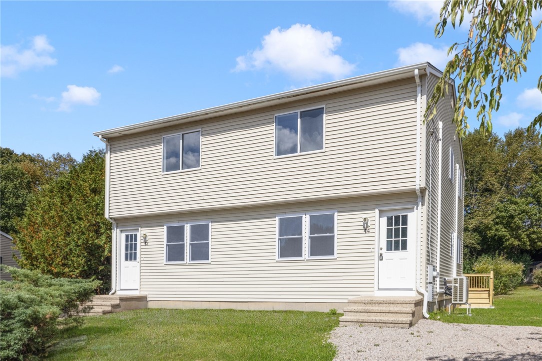 42 Meadowview Terrace Westerly, RI 02891 - Photo 2 of 41