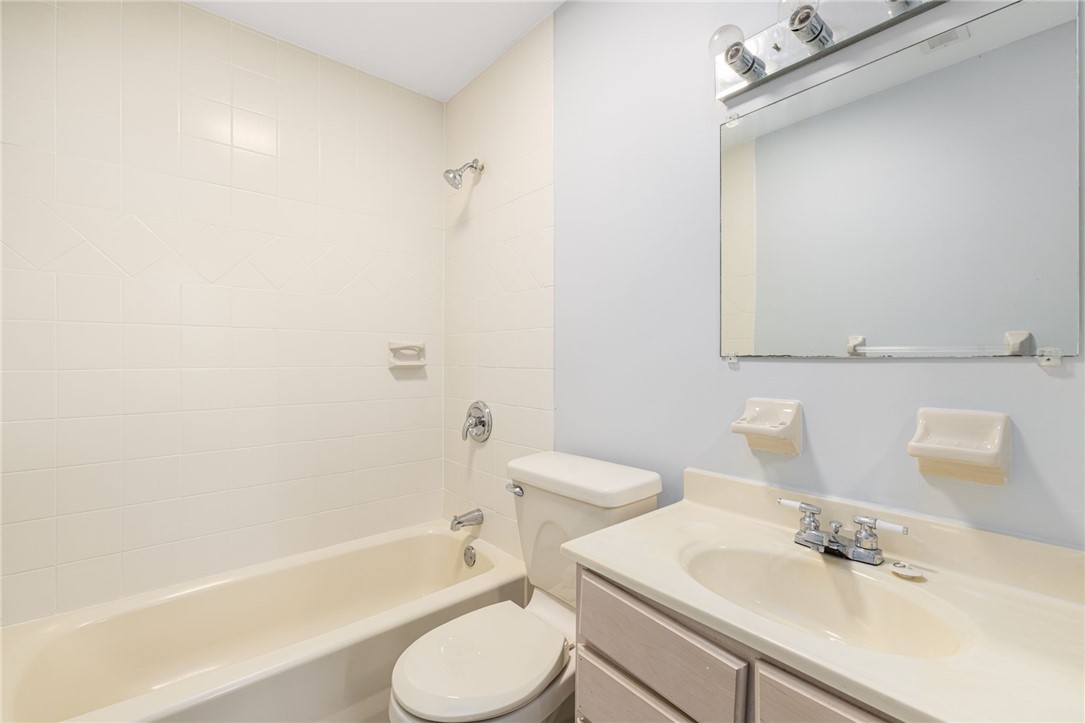 42 Meadowview Terrace Westerly, RI 02891 - Photo 31 of 41