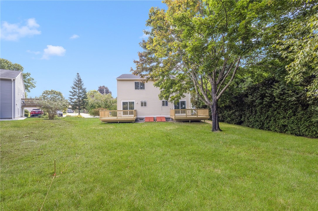 42 Meadowview Terrace Westerly, RI 02891 - Photo 7 of 41
