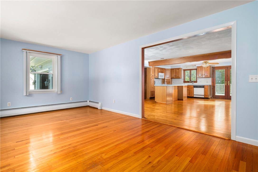 8 Meeting House Road Lincoln, RI 02865 - Photo 9 of 33 Gallery Image 9