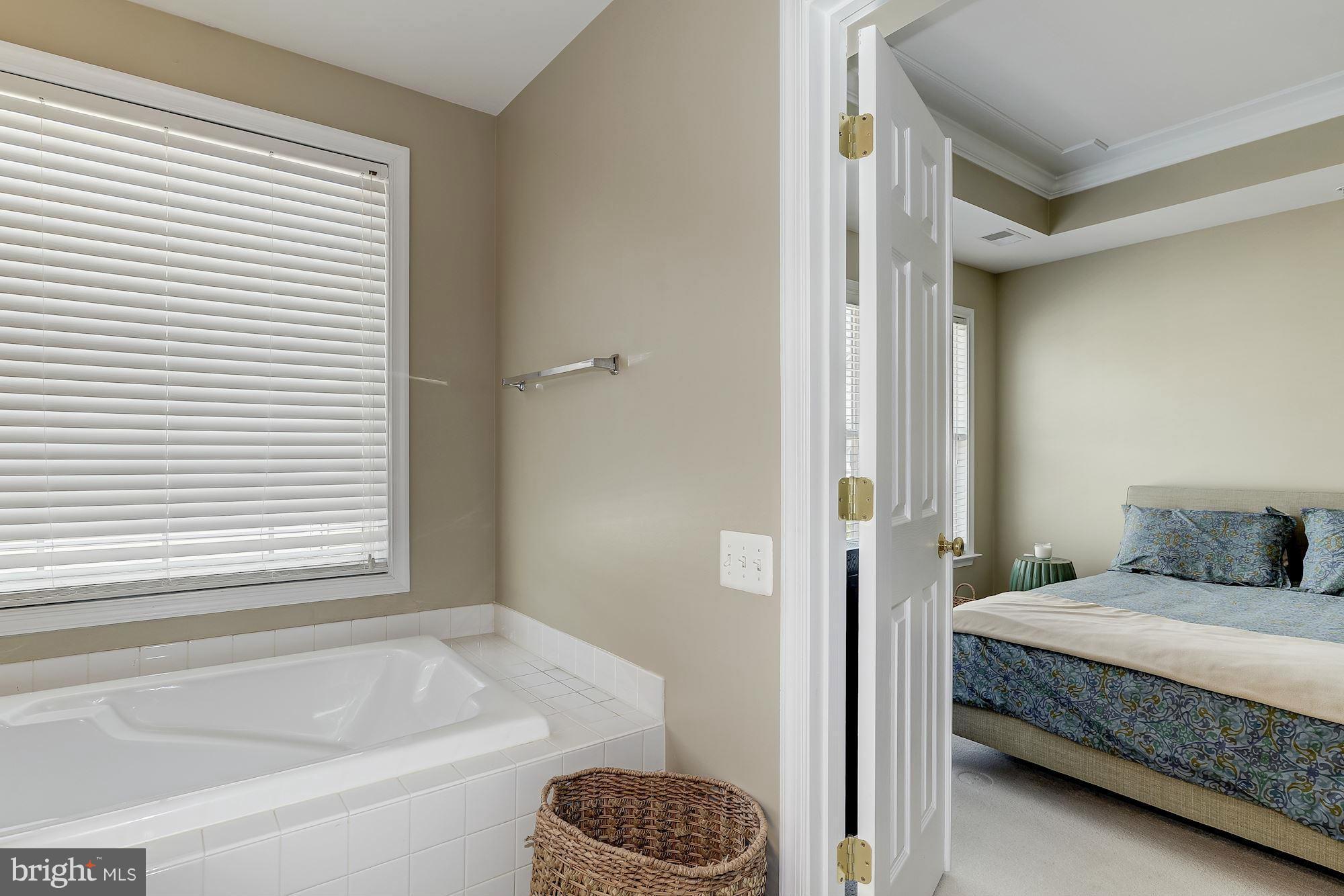11422 Grandview Avenue Silver Spring, MD 20902 - Photo 21 of 29 Bath (Master)