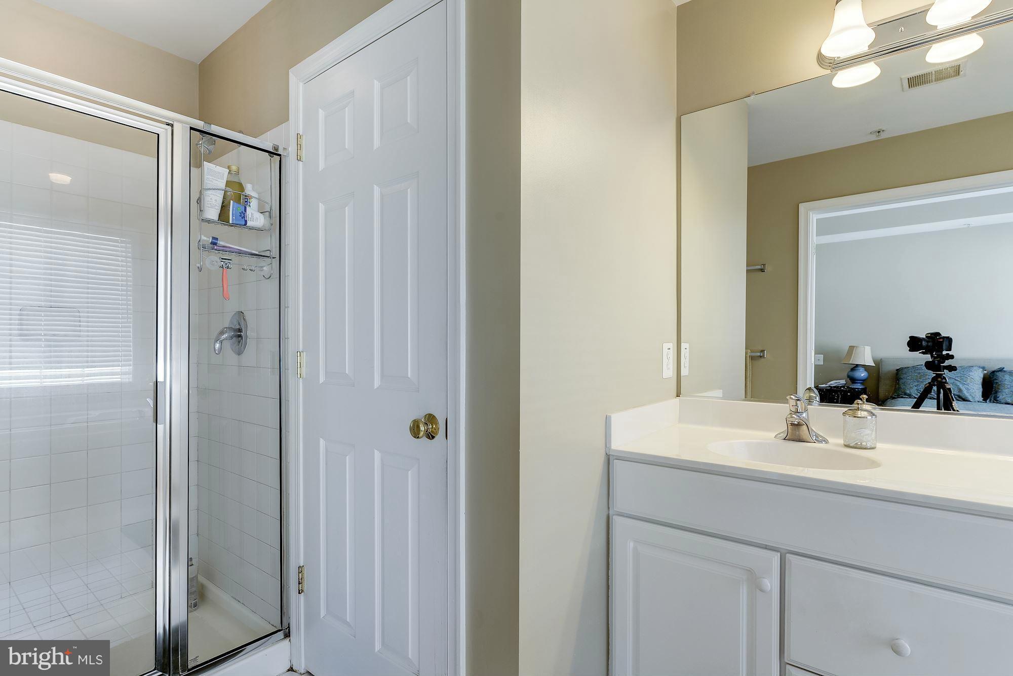 11422 Grandview Avenue Silver Spring, MD 20902 - Photo 22 of 29 Bath (Master)
