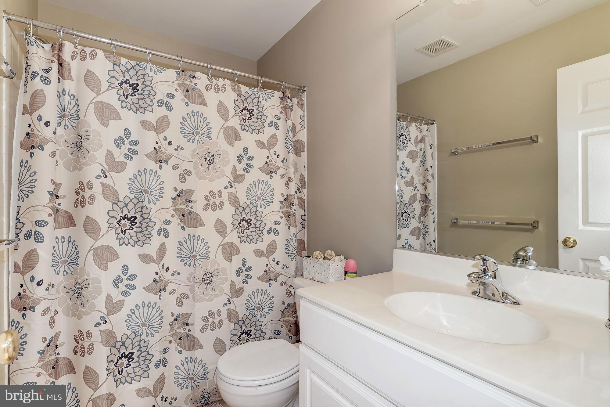 11422 Grandview Avenue Silver Spring, MD 20902 - Photo 25 of 29 Bath