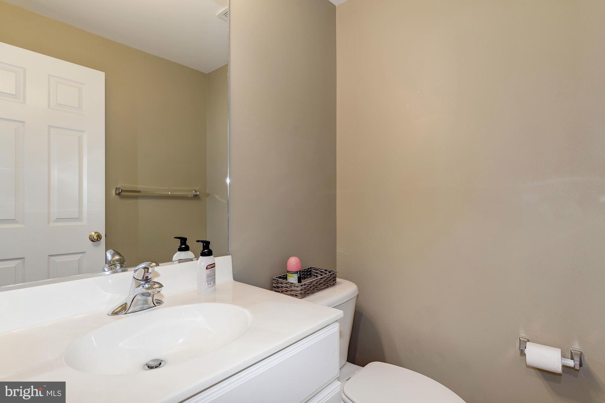 11422 Grandview Avenue Silver Spring, MD 20902 - Photo 28 of 29 Bath