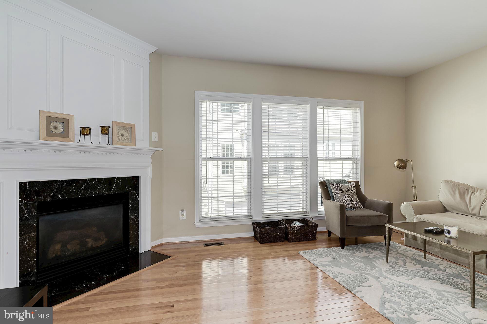 11422 Grandview Avenue Silver Spring, MD 20902 - Photo 4 of 29 Living Room