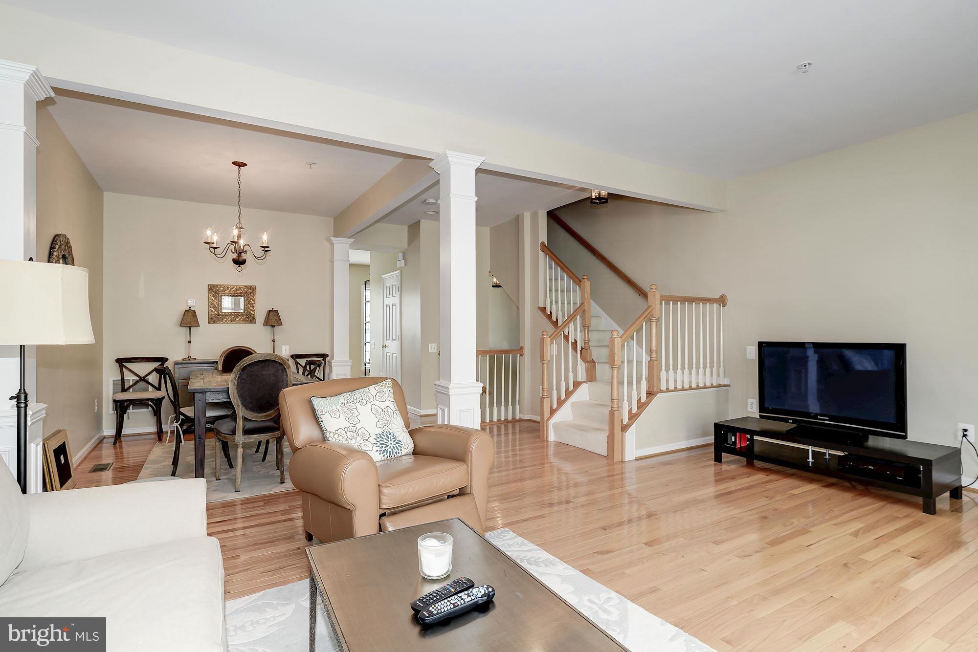 11422 Grandview Avenue Silver Spring, MD 20902 - Photo 6 of 29 Living Room