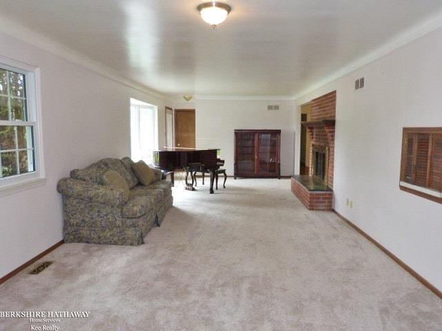 5404 Chicago Road Warren, MI 48092 - Photo 3 of 36 31323794-2.JPG