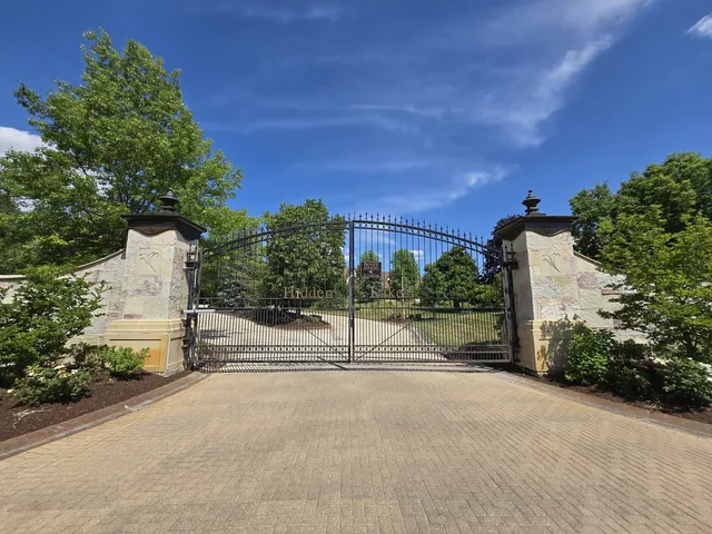 a view of entryway and hall