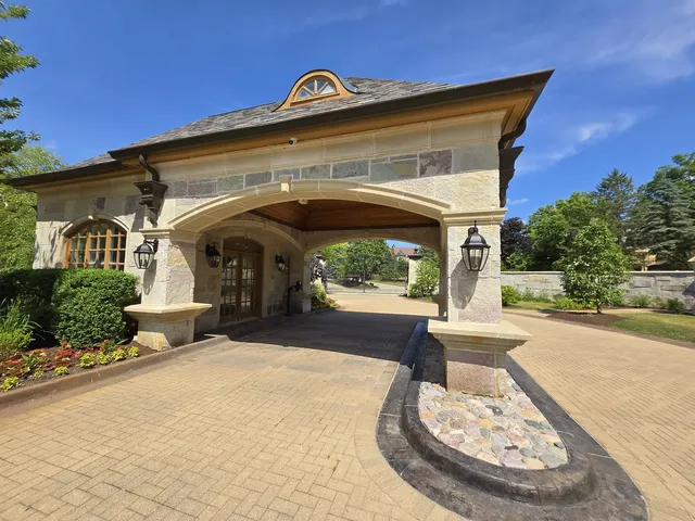 $3,250,000 | 8 Brooke Lane, South Barrington, IL 60010