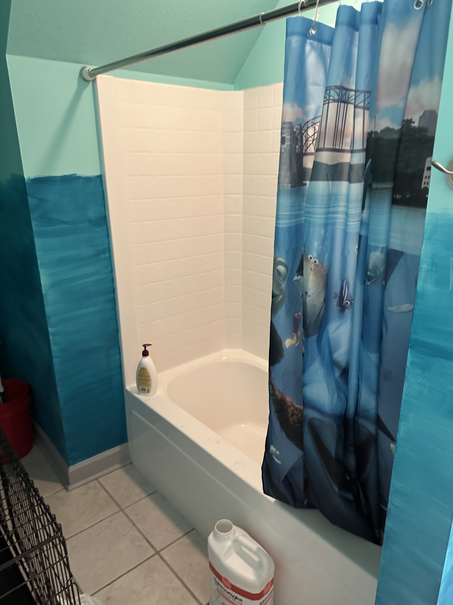 477 Carson Creek Road Limestone, TN 37681 - Photo 5 of 11 a bathroom with a bathtub