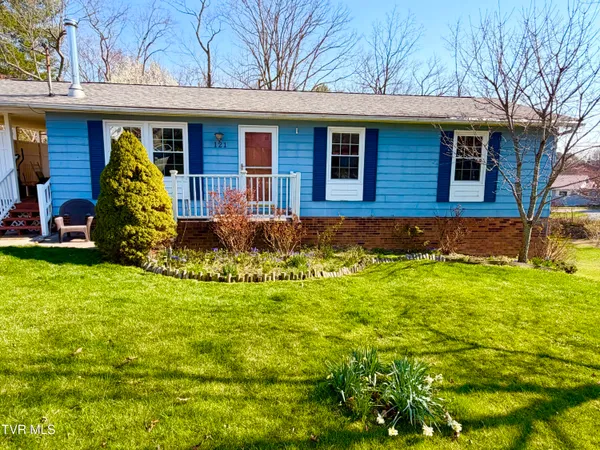 $265,500 | 121 Beverly Avenue Southwest, Wise, VA 24293
