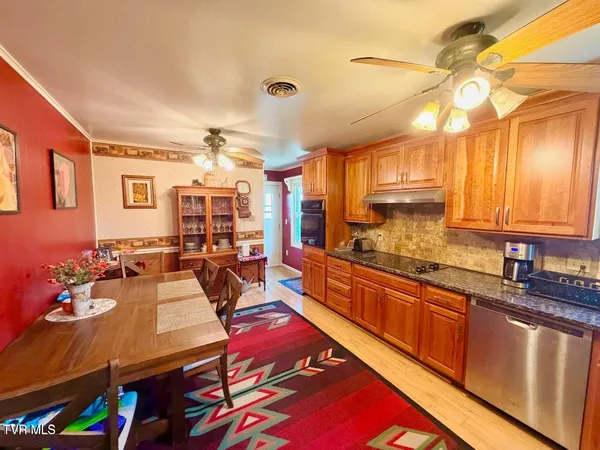$258,500 | 121 Beverly Avenue Southwest, Wise, VA 24293