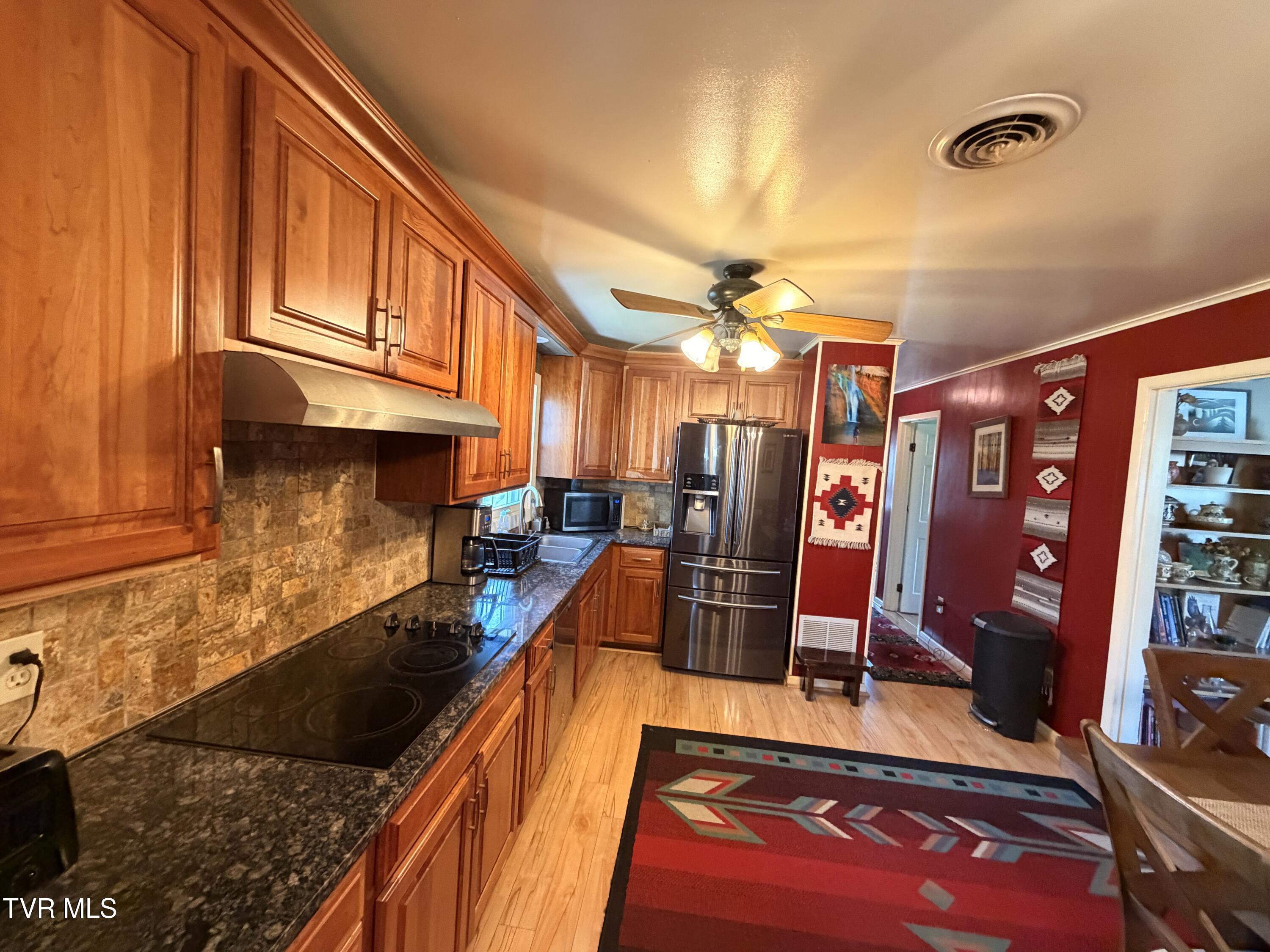 121 Beverly Avenue Southwest Wise, VA 24293 - Photo 11 of 84 IMG_4142