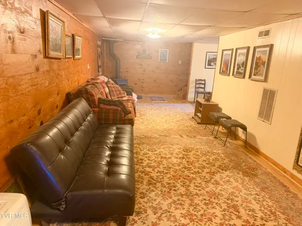 $265,500 | 121 Beverly Avenue Southwest, Wise, VA 24293