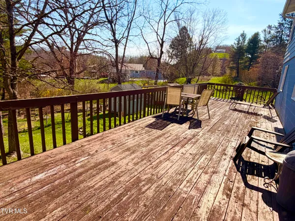 $258,500 | 121 Beverly Avenue Southwest, Wise, VA 24293