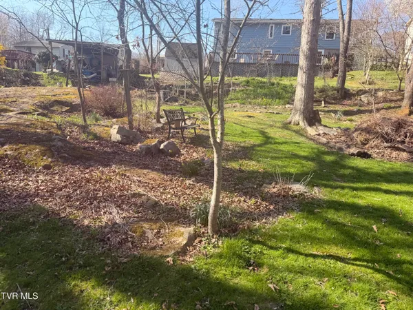 $265,500 | 121 Beverly Avenue Southwest, Wise, VA 24293