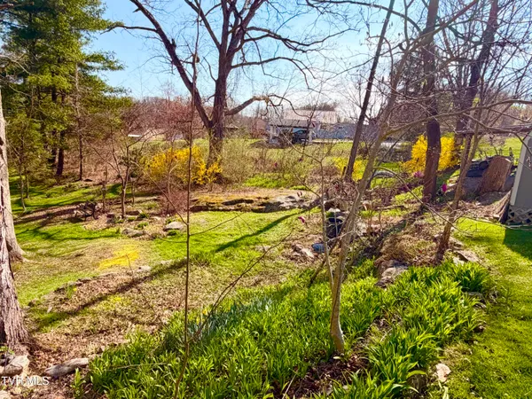 $265,500 | 121 Beverly Avenue Southwest, Wise, VA 24293