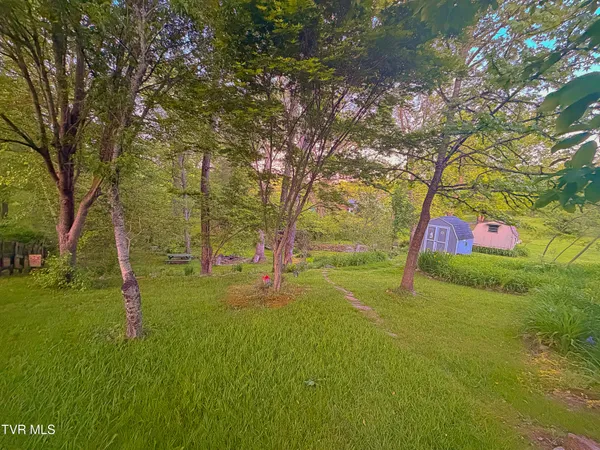 $251,500 | 121 Beverly Avenue Southwest, Wise, VA 24293