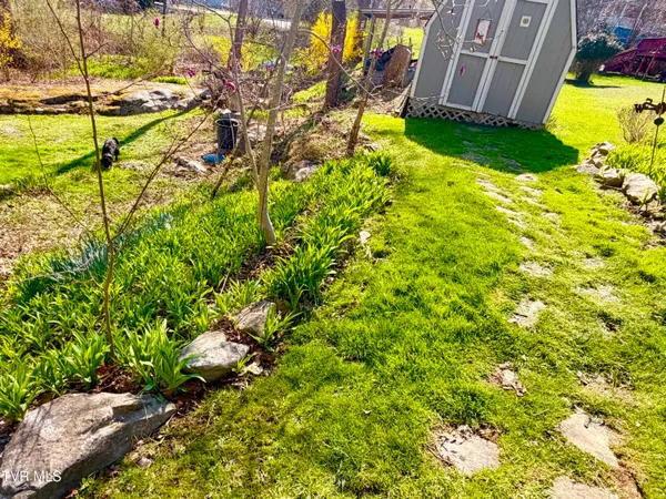 $265,500 | 121 Beverly Avenue Southwest, Wise, VA 24293