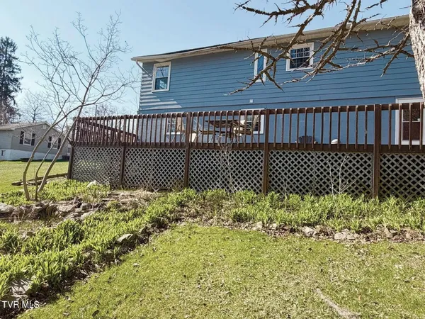 $258,500 | 121 Beverly Avenue Southwest, Wise, VA 24293