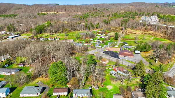 $251,500 | 121 Beverly Avenue Southwest, Wise, VA 24293