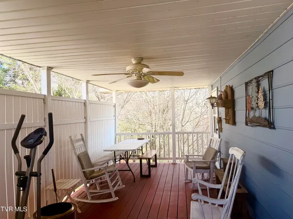 $265,500 | 121 Beverly Avenue Southwest, Wise, VA 24293