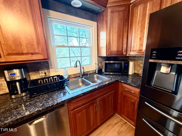 $265,500 | 121 Beverly Avenue Southwest, Wise, VA 24293