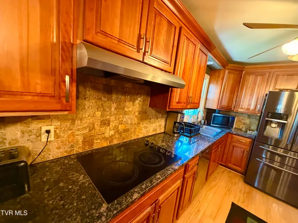 $265,500 | 121 Beverly Avenue Southwest, Wise, VA 24293