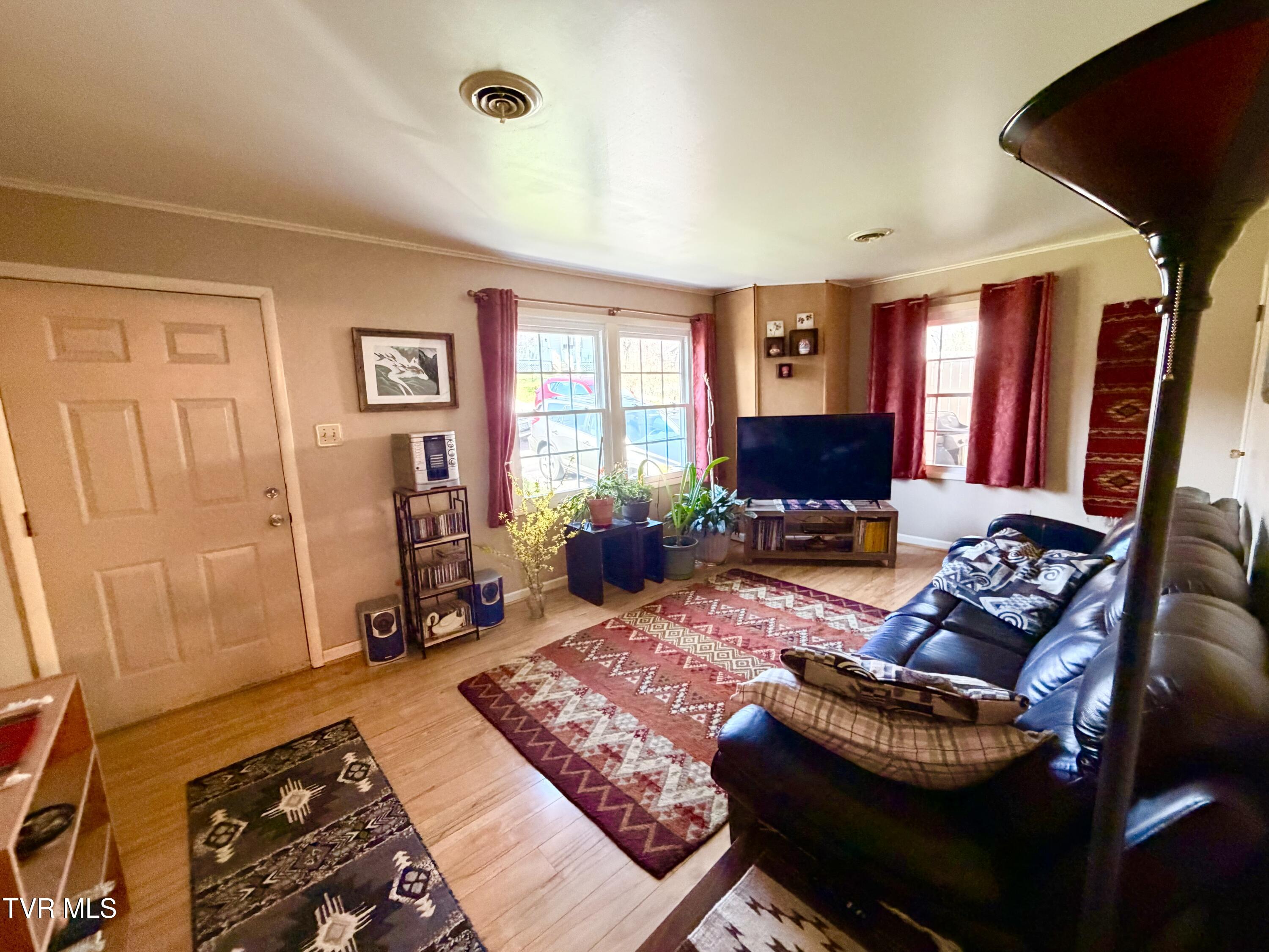 121 Beverly Avenue Southwest Wise, VA 24293 - Photo 9 of 84 IMG_4144