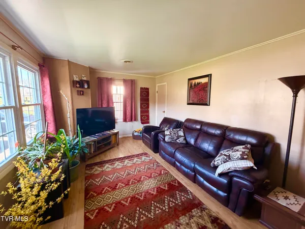 $265,500 | 121 Beverly Avenue Southwest, Wise, VA 24293