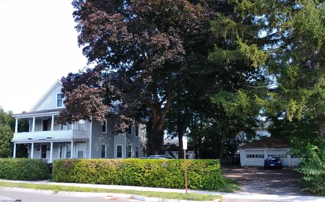 $425,000 | 31-33 George Street, Westfield, MA 01085