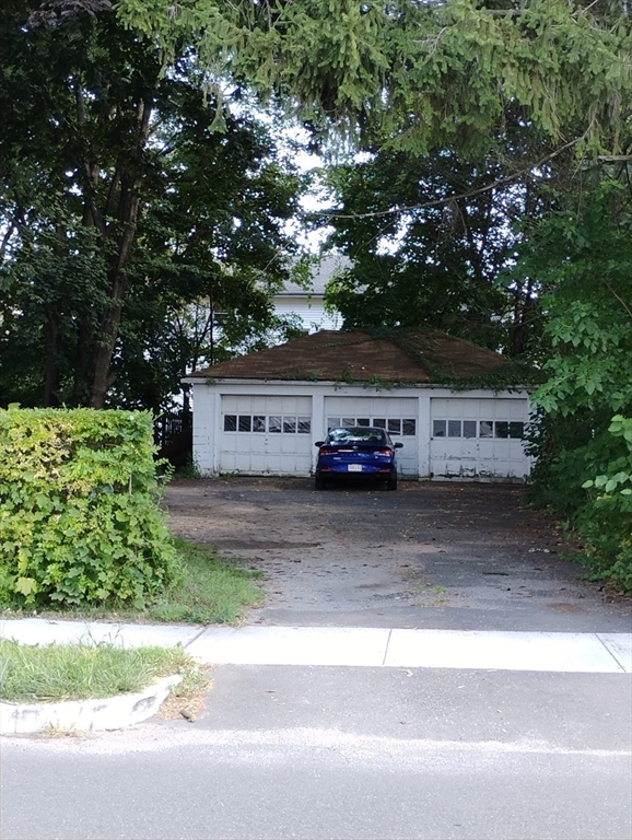 31-33 George Street Westfield, MA 01085 - Photo 4 of 20