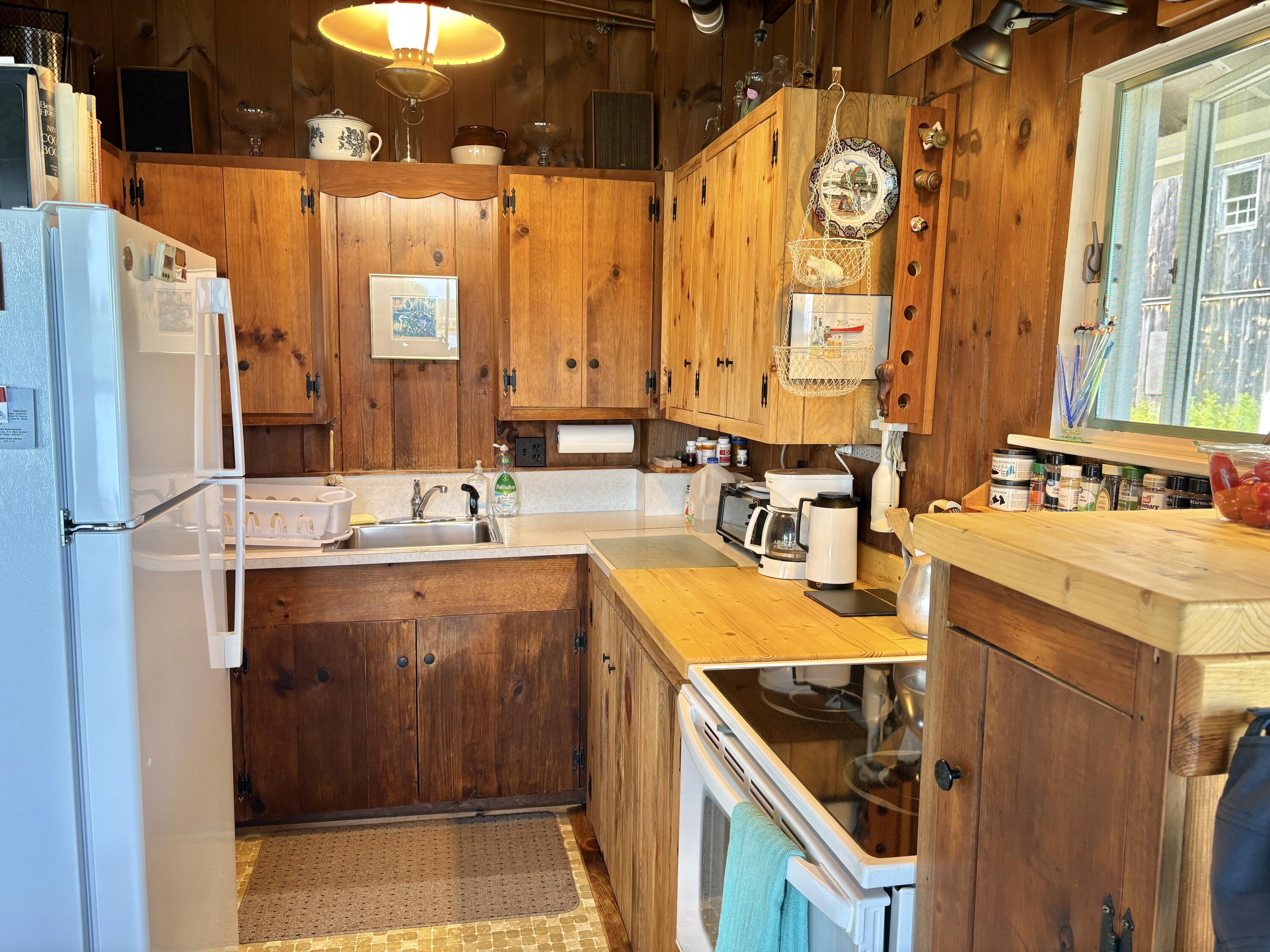 41 Harding Road Bristol, ME 04564 - Photo 19 of 73 IMG_1544