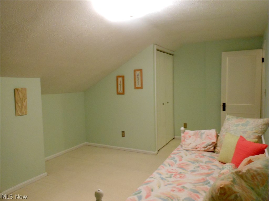 891 Montford Road Cleveland, OH 44121 - Photo 14 of 25 Interesting Space and Large Closet for this BR